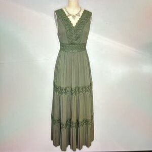 Davi & Dani Maxi dress